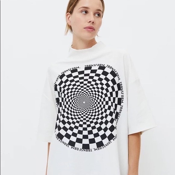 UO New Wave Mock Neck Graphic Tshirt - Picture 1 of 3